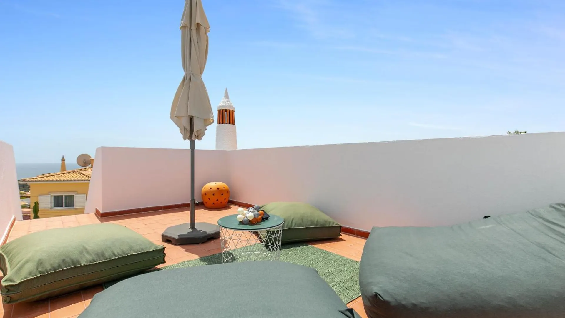 Vila Dos Gunn, Praia Da Luz 0*,
