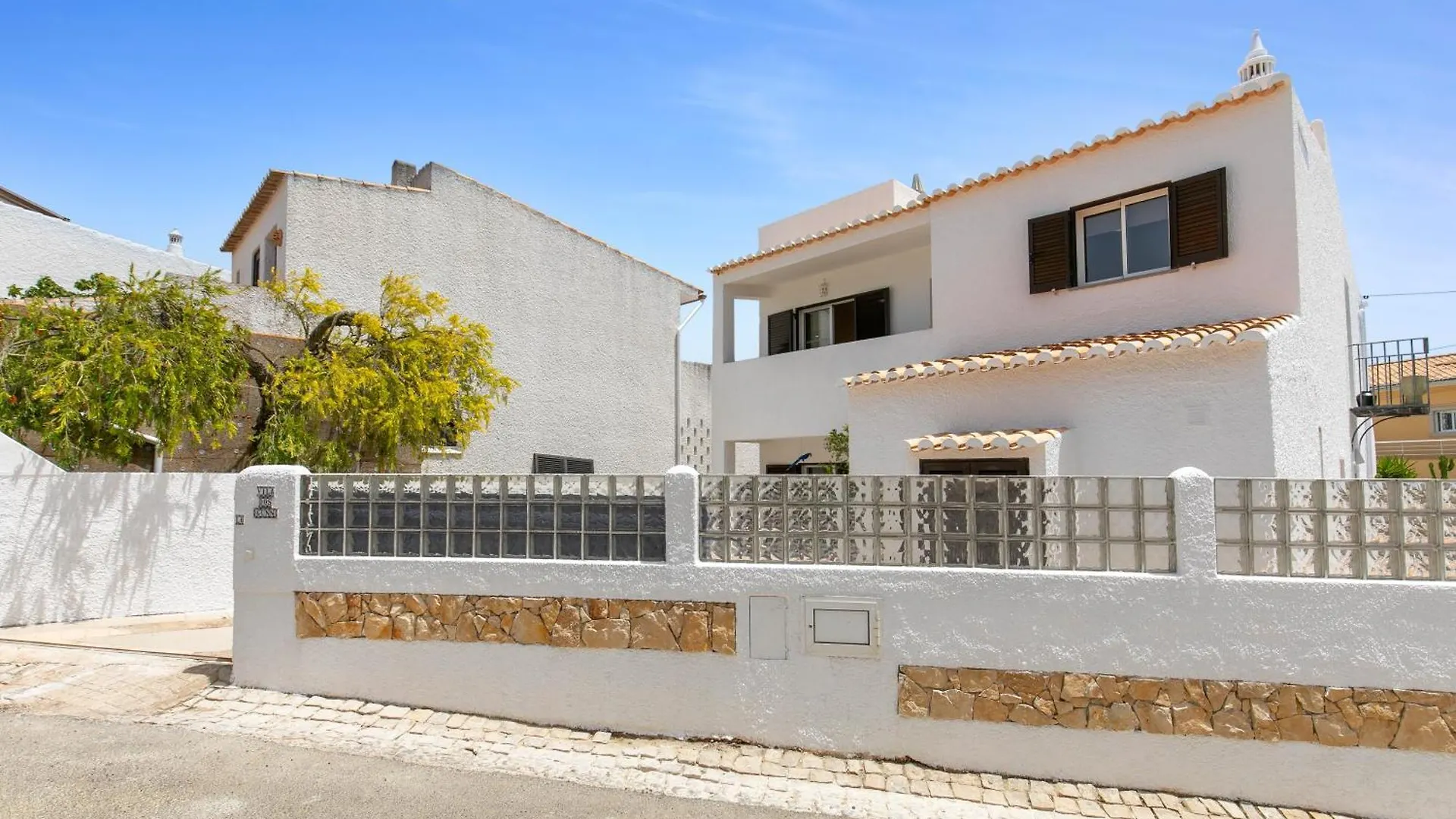 別荘 Vila Dos Gunn, Luz